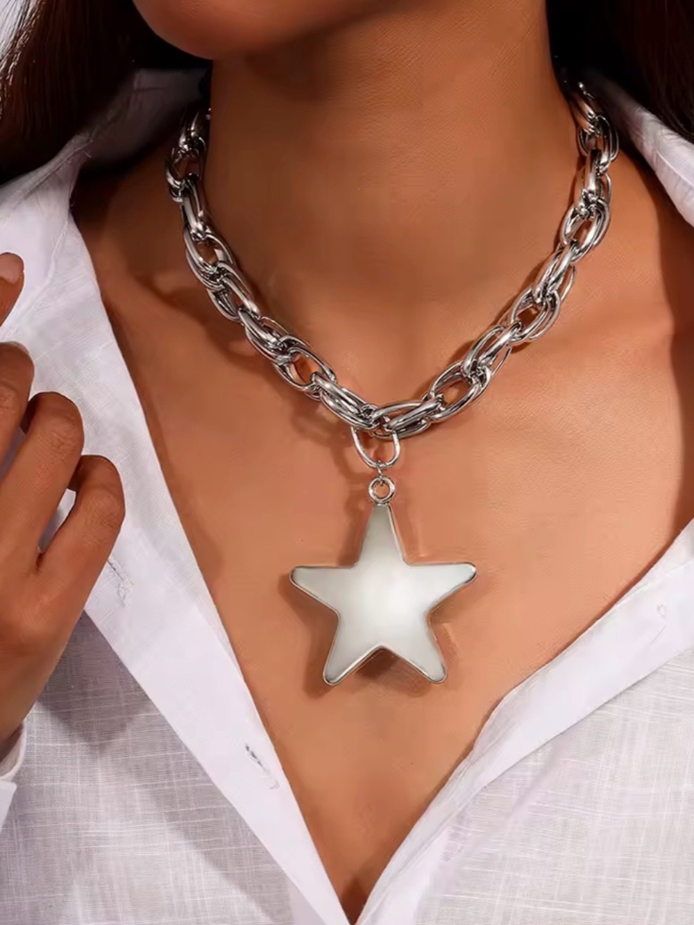 Silver Star Pendant Chunky Chain Necklace - Women's Silver & White Statement